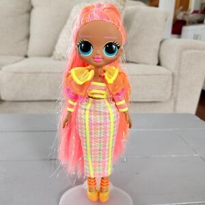 MGA LOL Surprise OMG Lights Dazzle Doll Neon Beautiful